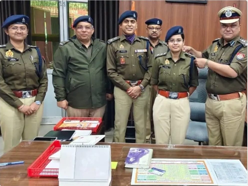 मिर्जापुर डीएसपी गायत्री यादव को मिला पद प्रतीक स्टार।।