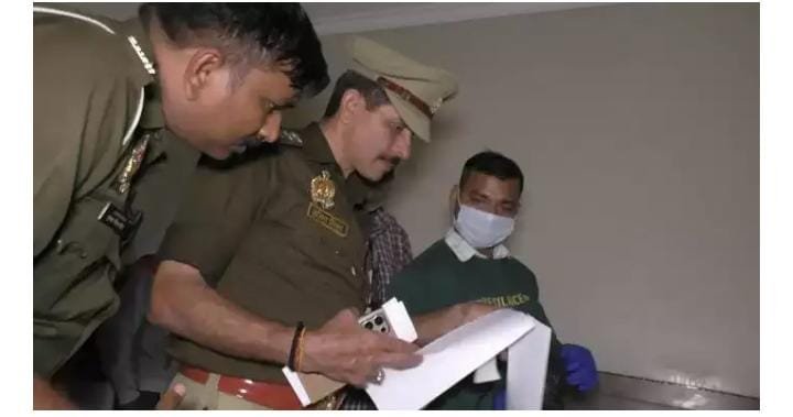 वाराणसी : भाई-बहन ने कैंट स्थित होटल के कमरे में की खुदकुशी, हैदराबाद से दर्शन करने आए थे काशी, सिगरा थाना की पुलिस छानबीन में जुटी ।