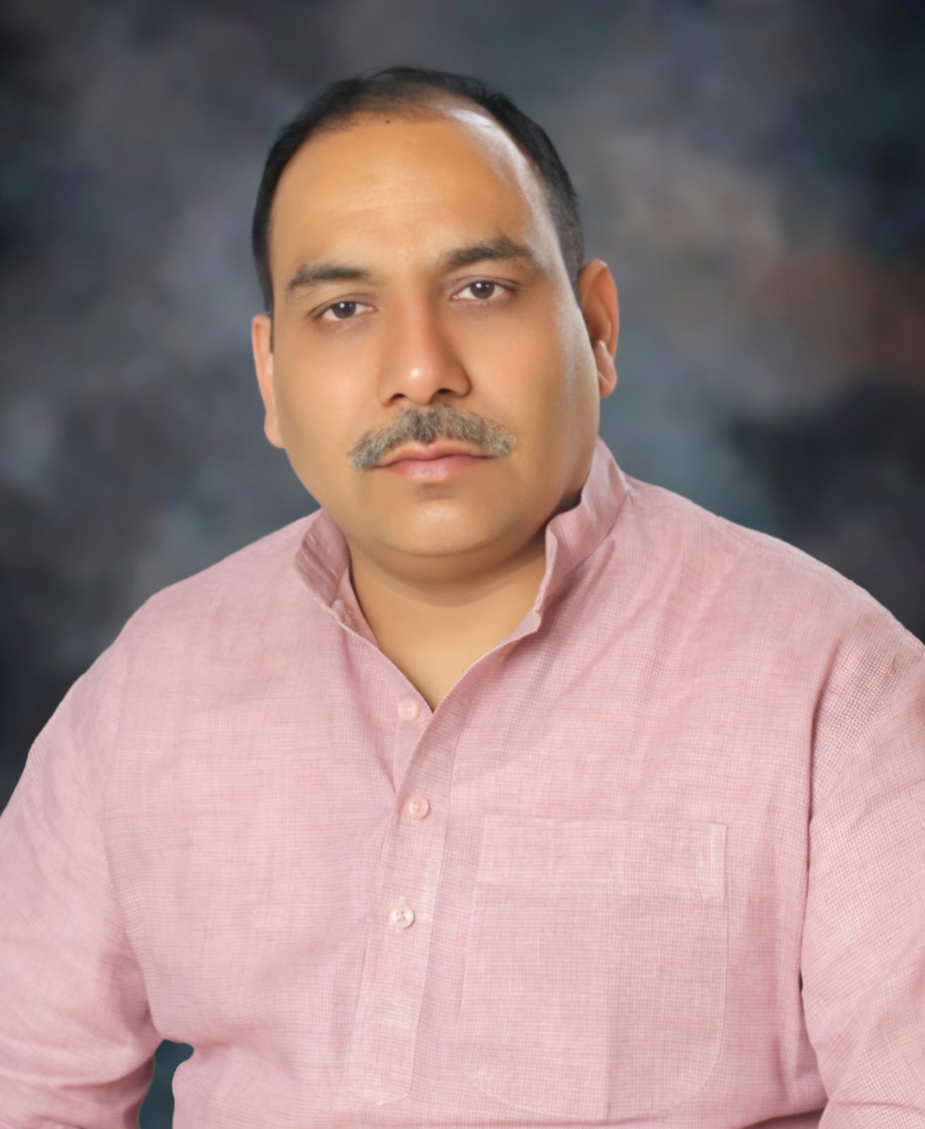 वाराणसी। योगी सरकार द्वारा शंकराचार्य स्वामी अविमुक्तेश्वरा नंद महाराज  को बदनाम करने की साजिश पर महानगर अध्यक्ष राघवेंद्र चौबे द्वारा प्रेषित वक्तव्य…।