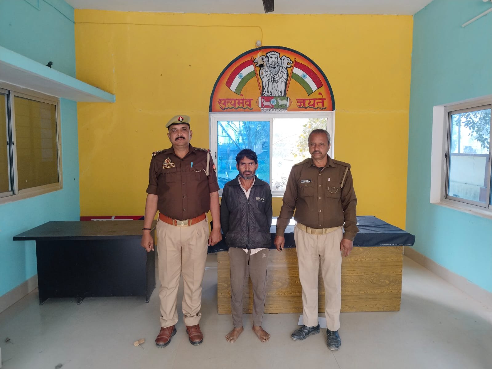 जनपद चन्दौली थाना बबुरी पुलिस द्वारा एक वारण्टी अभियुक्त को किया गया गिरफ्तार ।