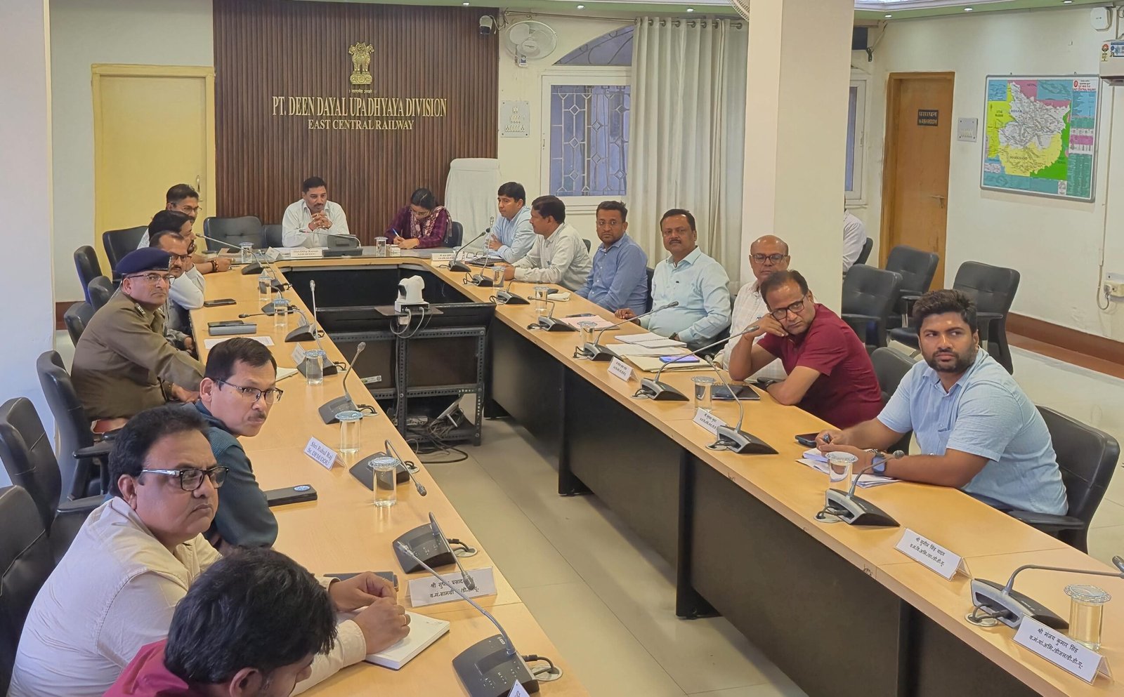 डीडीयू मंडल एवं चंदौली जिला प्रशासन के बीच प्रथम समन्वय बैठक आयोजित।